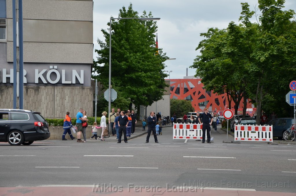 Tag der Offenen Tuer BF Koeln Weidenpesch Scheibenstr P760.JPG